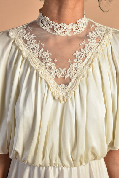 Aria 70s Romantic Lace Flutter Dress