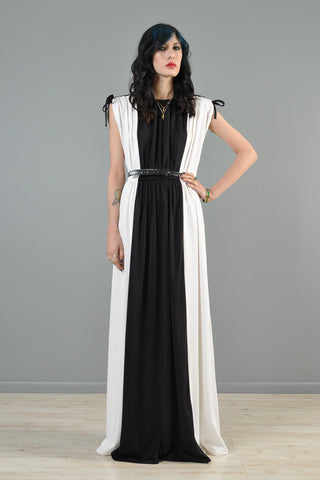 Black + White 1970s Grecian Column Dress